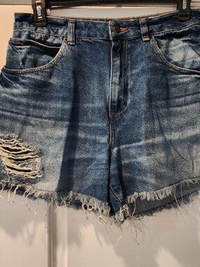 Asos Design NEW Front Button and Zip Jean Shorts size 12.  ITEM 0320261SH
